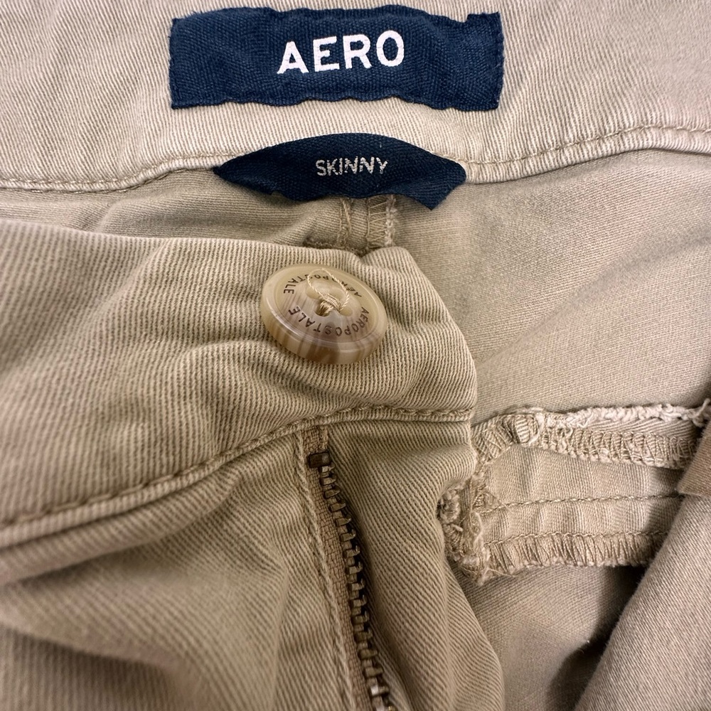 Aeropostale skinny chinos size 4 short